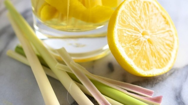 bai-viet/xong-tinh-dau-sa-chanh-co-tac-dung-gi-doi-voi-suc-khoe-73265.html