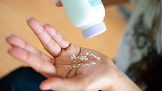 bai-viet/tham-khao-nhung-cach-tri-hoi-nach-bang-phan-rom-hieu-qua.html