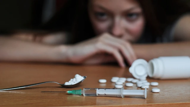 bai-viet/10-nguyen-nhan-dan-den-nghien-ma-tuy-ban-can-biet-66315.html