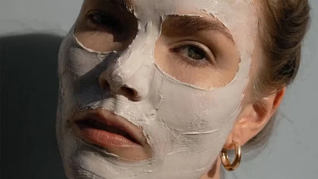 bai-viet/14-cach-dap-mat-na-tri-mun-trung-ca-hieu-qua-ngay-tai-nha.html