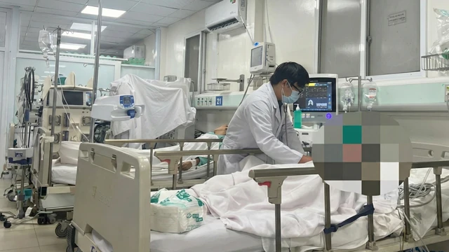 bai-viet/ngo-doc-methanol-tu-ruou-ngam-tai-hai-phong-6-ca-nhap-vien-1-nguoi-tu-vong-10009.html