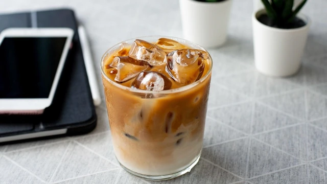 bai-viet/1-ly-ca-phe-sua-bao-nhieu-calo-uong-ca-phe-sua-co-beo-khong-69127.html