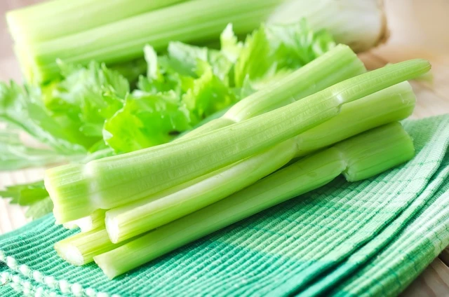 bai-viet/20-loai-thuc-pham-giau-vitamin-k-de-tim-lai-rat-ngon-mieng-11636.html