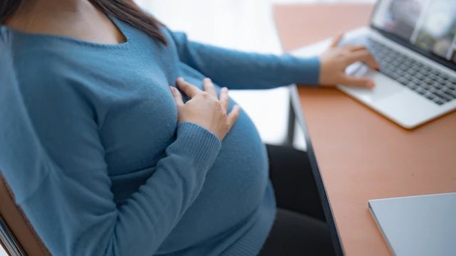 40 tuần chưa có dấu hiệu sinh phải làm sao?
