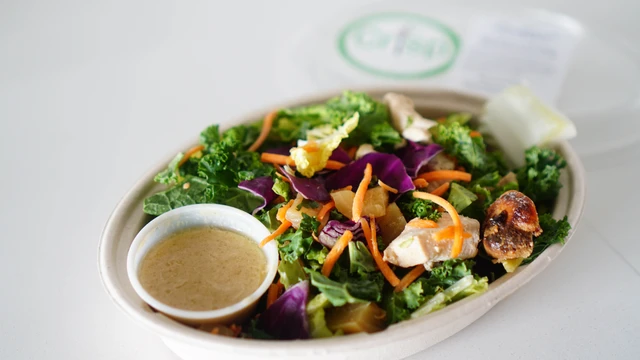 bai-viet/4-cong-thuc-salad-rau-nhanh-bo-duong-cho-bua-trua-van-phong.html