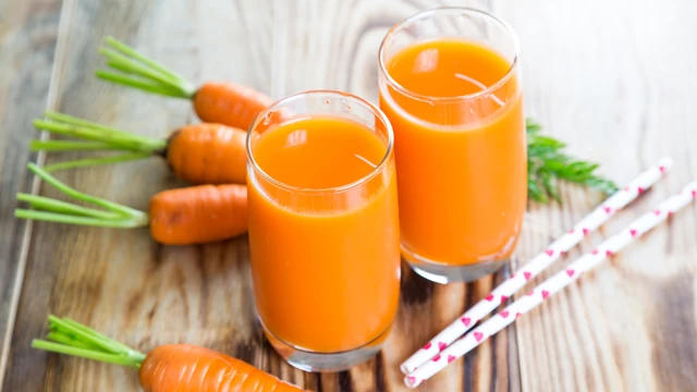 bai-viet/4-loai-nuoc-ep-nen-uong-hang-ngay-giup-kich-thich-moc-toc.html