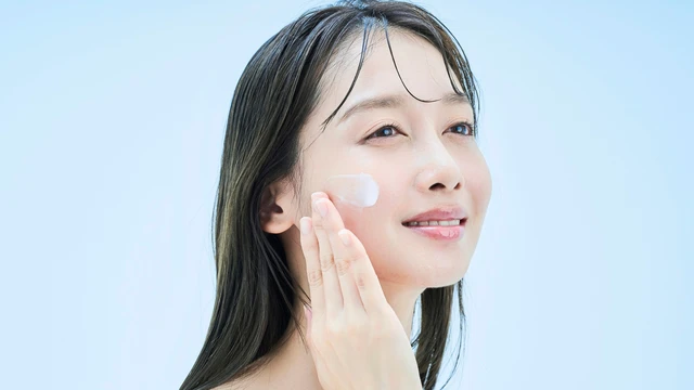 5 lọ kem dưỡng phục hồi da rất tốt, chăm bôi từ giờ tới Tết là có da đẹp căng mịn màng