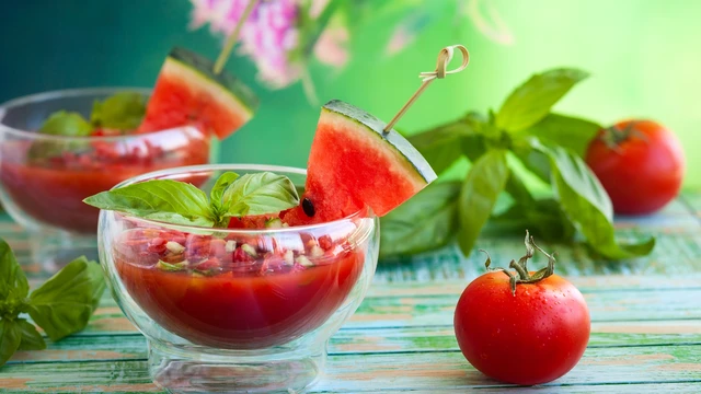 bai-viet/5-thuc-pham-mau-do-giup-giam-viem-va-tot-cho-than.html