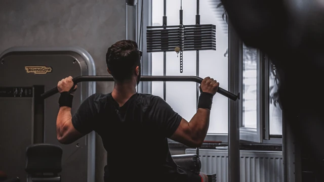 bai-viet/6-bai-tap-tay-sau-hieu-qua-danh-cho-nam-gioi-giup-tang-co-nhanh-chong.html