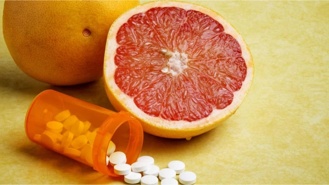 bai-viet/7-loai-thuoc-pho-bien-nhat-dinh-khong-dung-cung-nuoc-ep-buoi.html