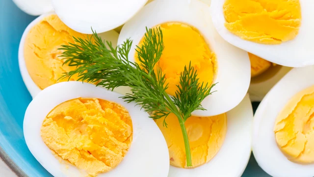 bai-viet/7-loi-ich-khi-an-trung-luoc-vao-bua-sang.html