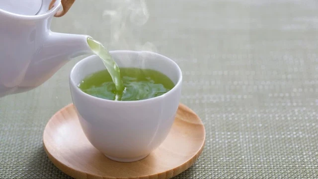 bai-viet/8-loi-ich-suc-khoe-khi-uong-tra-xanh-moi-ngay.html