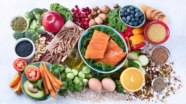 bai-viet/8-thuc-pham-giau-vitamin-va-khoang-chat-chi-em-phu-nu-can-bo-sung.html