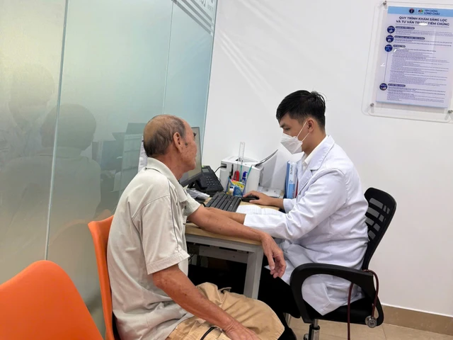 bai-viet/phuc-vu-an-toan-tung-mui-tiem-fpt-long-chau-dau-tu-manh-vao-cong-nghe-ai-trong-bao-quan-luu-tru-van-hanh-tiem-chung.html