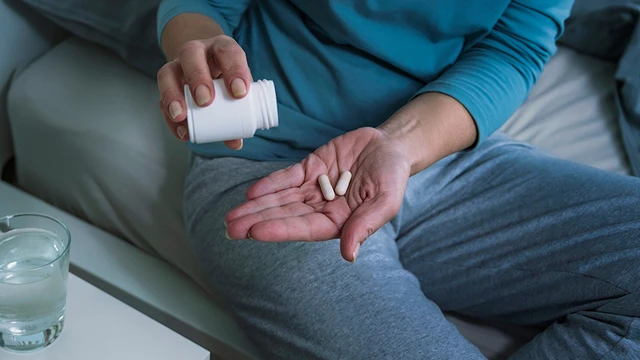 bai-viet/melatonin-la-gi-uong-melatonin-co-hai-khong.html