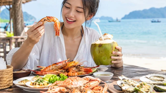 bai-viet/an-hai-san-uong-nuoc-dua-duoc-khong-nhung-dieu-can-luu-y-khi-ket-hop.html