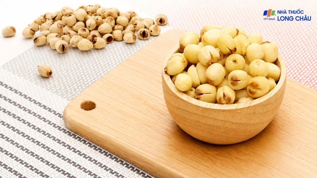 bai-viet/an-hat-sen-tuoi-hay-hat-sen-kho-co-loi-hon.html