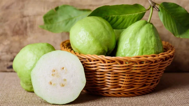 bai-viet/an-oi-co-mat-sua-khong-va-nhung-luu-y-khi-an-oi-cho-ba-me-sau-sinh.html