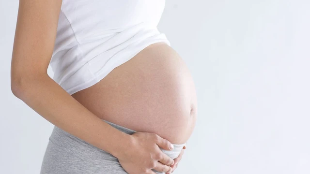 bai-viet/ba-bau-di-tieu-ra-mau-nguy-hiem-khong-nguyen-nhan-di-tieu-ra-mau-khi-mang-thai-la-gi.html