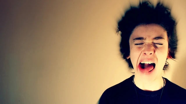 bai-viet/benh-ai-ky-ac-tinh-la-gi-phan-biet-voi-chung-roi-loan-nhan-cach-chong-xa-hoi.html