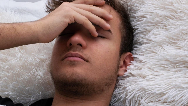 bai-viet/bi-sot-xuat-huyet-co-duoc-uong-nuoc-lanh-khong-benh-nhan-nen-uong-gi.html