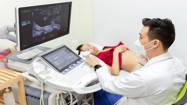 bai-viet/thai-4-tuan-sieu-am-co-thay-khong-me-bau-can-luu-y-gi.html