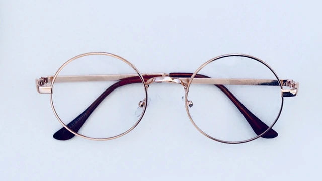 bai-viet/gong-kinh-titanium-la-gi-cach-nhan-biet-gong-kinh-titanium-nhu-the-nao.html