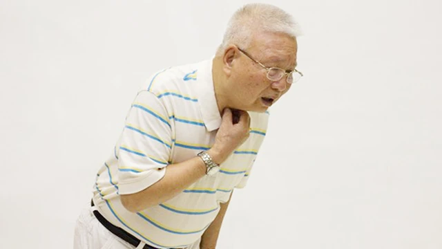 bai-viet/nguoi-gia-an-com-hay-bi-nghen-la-benh-gi.html