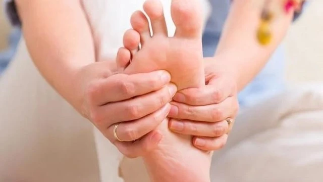 bai-viet/ban-chan-noi-len-dieu-gi-o-suc-khoe-cua-ban.html