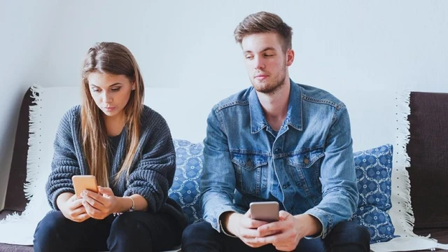 bai-viet/nhung-dau-hieu-nhan-biet-ban-co-dang-bi-thao-tung-tam-ly-trong-tinh-yeu-khong-67802.html