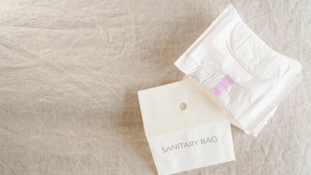 bai-viet/bang-ve-sinh-mat-bong-giai-phap-an-toan-cho-lan-da-nhay-cam.html