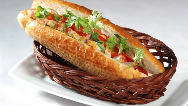 bai-viet/banh-mi-heo-quay-bao-nhieu-calo.html