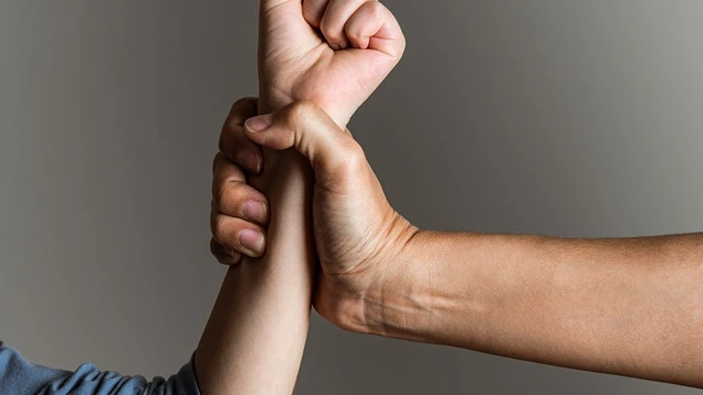 bai-viet/bao-luc-the-chat-nguyen-nhan-hinh-thuc-va-cac-cap-do-bao-ve.html