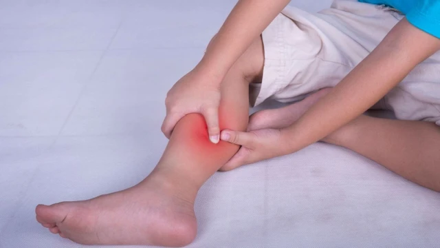 bai-viet/bap-chan-co-cam-giac-nong-la-dau-hieu-cua-benh-gi.html