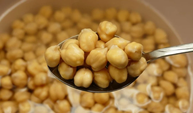 bai-viet/bau-co-nen-dung-hat-dau-ga-loi-ich-dinh-duong-va-cach-an-an-toan.html