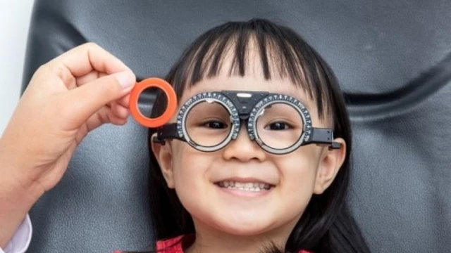 bai-viet/benh-nhan-co-mat-bi-vien-thi-bam-sinh-co-mo-duoc-khong.html