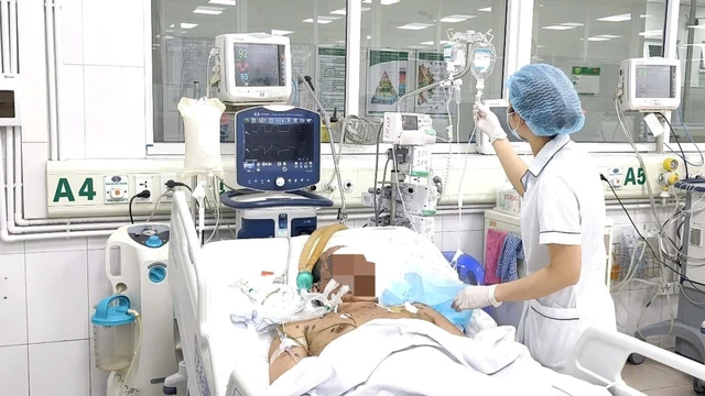 bai-viet/hung-yen-bo-36-tuoi-roi-vao-tinh-trang-nguy-kich-sau-lay-thuy-dau-tu-con-gai-10009.html