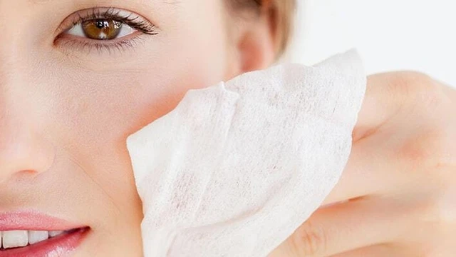 bai-viet/bi-di-ung-khan-giay-uot-phai-lam-sao.html