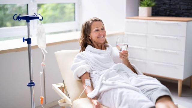 bai-viet/bi-sot-xuat-huyet-co-truyen-dam-duoc-khong-huong-dan-truyen-dich-dung-cach.html