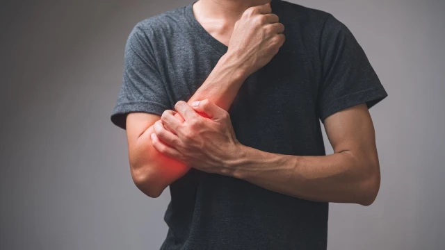 bai-viet/bi-thap-khop-nen-lam-gi-cach-dieu-tri-che-do-sinh-hoat-va-dinh-duong.html