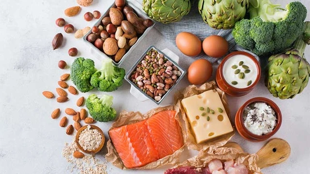 bai-viet/bi-trat-khop-khuyu-tay-nen-an-gi-58544.html