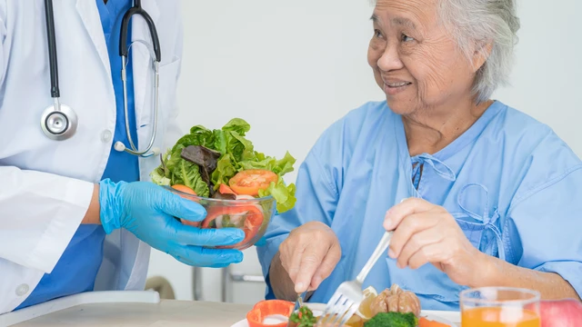 bai-viet/bi-viem-phoi-nen-an-gi-de-hoi-phuc-suc-khoe-mot-so-luu-y-ve-che-do-dinh-duong-cho-nguoi-bi-viem-phoi.html