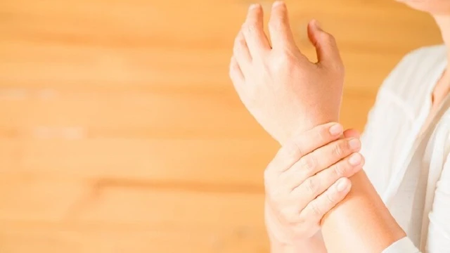 bai-viet/bien-phap-khac-phuc-xuong-co-tay-nho-ra.html