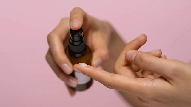 bai-viet/boi-tretinoin-sau-bao-lau-thi-boi-kem-duong-la-hieu-qua-nhat.html