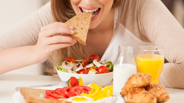 bai-viet/bua-nao-nen-an-nhieu-nhat-trong-ngay-cach-toi-uu-hoa-thoi-gian-an-uong.html