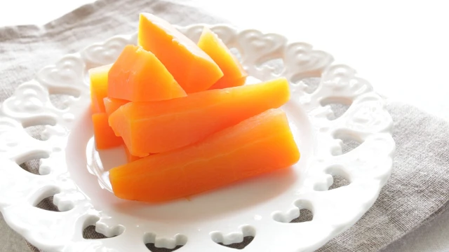 bai-viet/ca-rot-luoc-bao-lau-thi-chin-nhung-luu-y-khi-che-bien-ca-rot-de-tranh-mat-chat.html