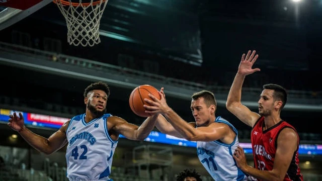 bai-viet/cac-chan-thuong-khi-choi-bong-ro-ma-ban-khong-the-lam-ngo-57298.html