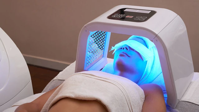 bai-viet/cac-chi-em-da-biet-anh-sang-xanh-trong-spa-co-tac-dung-gi-hay-chua.html