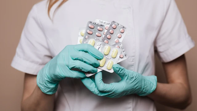 bai-viet/cac-loai-thuoc-gay-vo-sinh-ma-nam-va-nu-can-luu-y.html