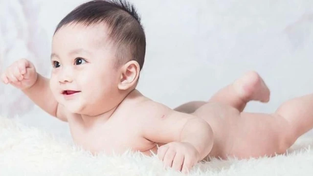 bai-viet/cac-moc-phat-trien-cua-tre-so-sinh-tu-0-1-tuoi-ma-ba-me-can-biet.html